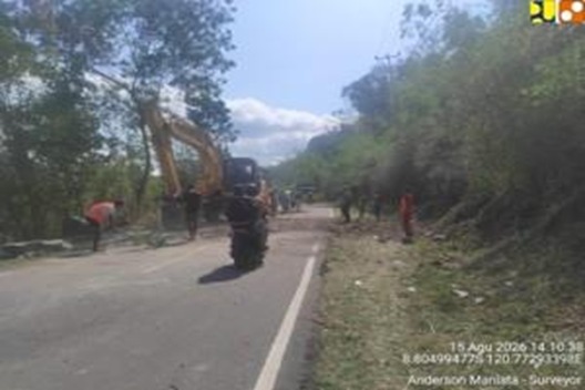 136 Ribu Liter Air Disalurkan untuk Warga dan Penanganan Karhutla di Sorong