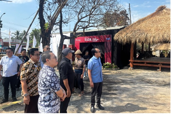 Pemerintah Dorong Percepatan Pemulihan dan Aktivitas Masyarakat Desa Adat Sade Pasca Bencana Kebakaran